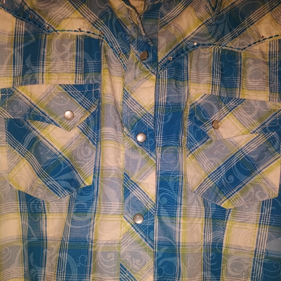 Cowgirl Legend long sleeve Pearl snap button up Collared Shirt. - Picture 4 of 5